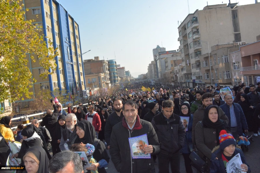 حضور اساتید و کارکنان دانشکده فنی امام محمد باقر(ع) ساری در مراسم وداع با سپهبد شهید حاج قاسم سلیمانی 2