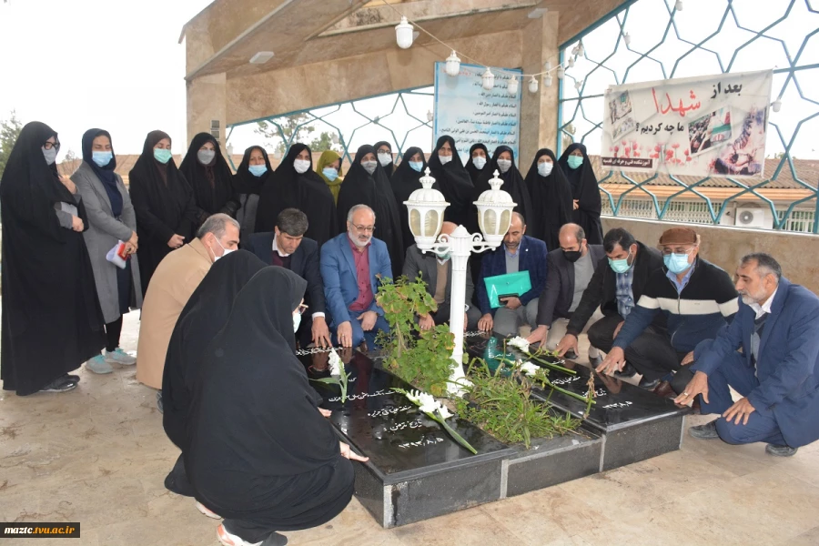 مزارشهدای گمنام آموزشکده فنی دختران قدسیه به مناسبت هفته سربازان گمنام با حضور دکتر هاشمی گلباران شد

 6