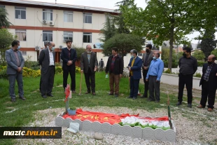 آئین کلنگ زنی ساخت یادمان شهید گمنام دانشکده فنی امام محمد باقر(ع) ساری

 2