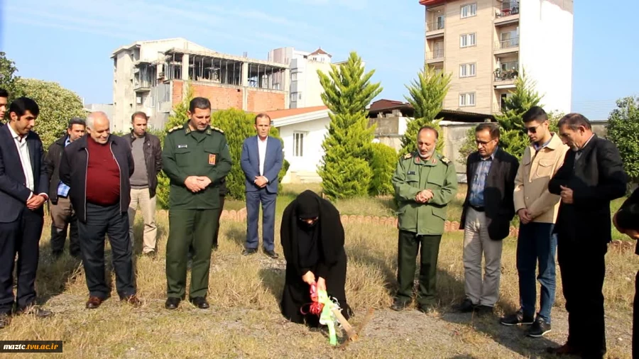 مراسم کلنگ‌زنی احداث مزار شهید خوشنام در دانشکده فنی و حرفه ای محمودآباد 3