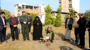 مراسم کلنگ‌زنی احداث مزار شهید خوشنام در دانشکده فنی و حرفه ای محمودآباد 4