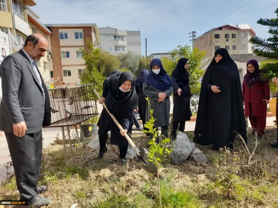 مراسم درختکاری در آموزشکده فنی و حرفه ای دختران بابل 
 4